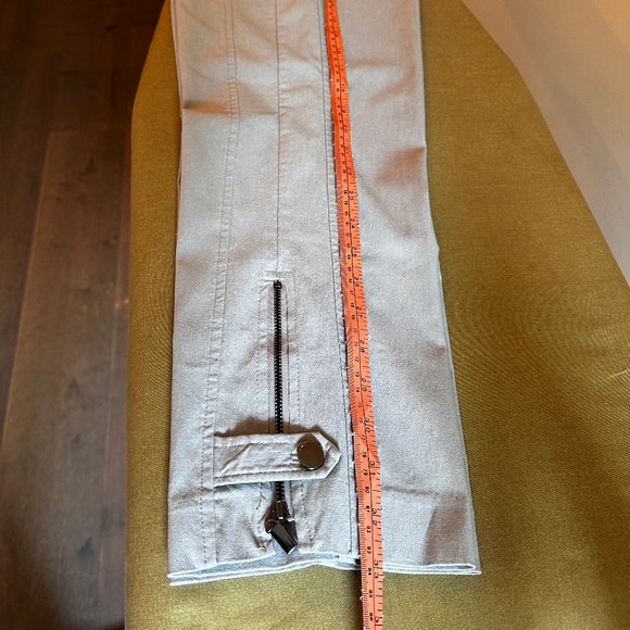 Up! stretch rayon capri pants;  Women's size US 8; Light blue cement gray colour - Picture 8 of 11